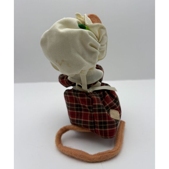 Annalee Storybook Mouse Martha Cratchet Dickens Christmas Carol Doll 2010 - Picture 3 of 8